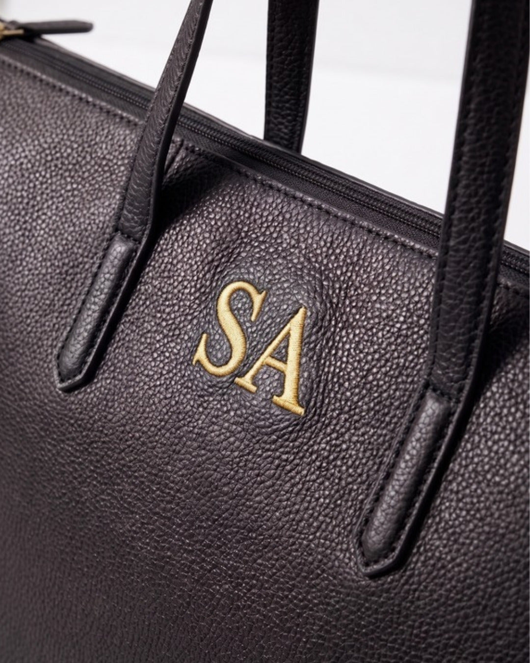 Lucia Shoulder bag in black — Lilly Carry